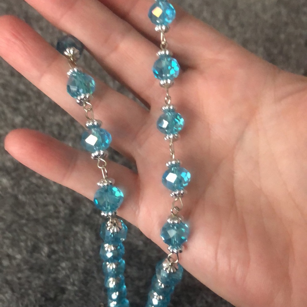 🌻 bundle 3 for 20 Blue and silver necklace